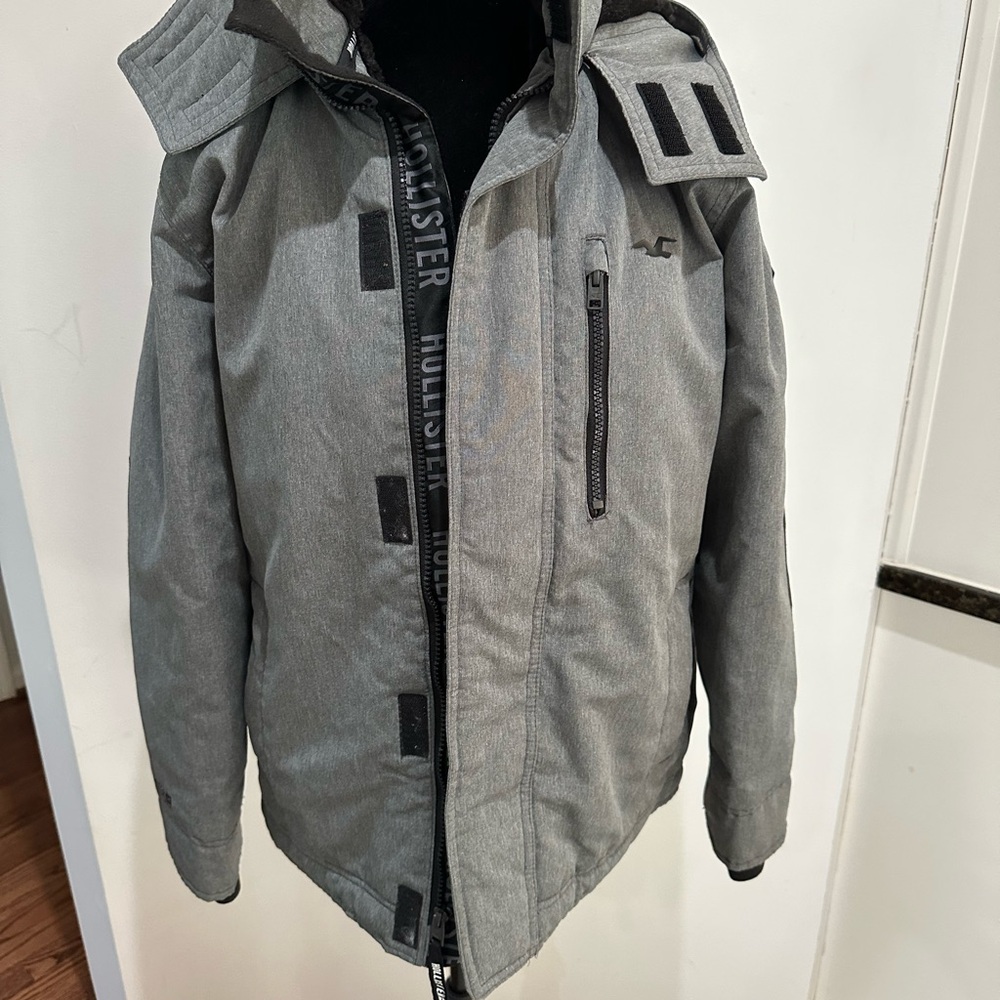 Hollister Men's Charcoal Puffer Jacket